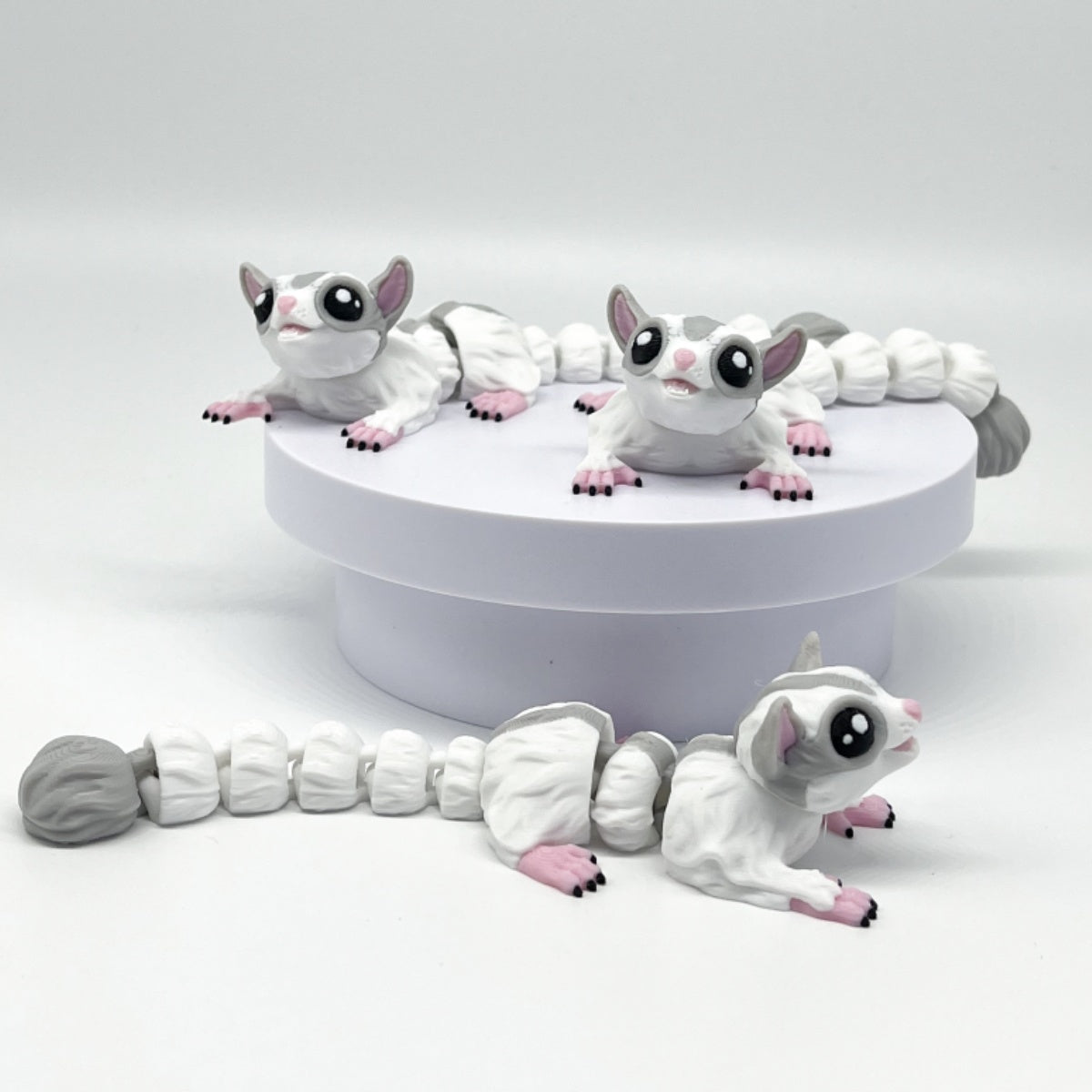 Articulated 3D Printed Sugar Glider Figurine - Poseable Limbs & Tail, Cute Pocket Pet Decor, Unique Birthday & Holiday Gift for Animal Lovers, friends & Collectors (Adorable Miniature Wildlife Art)